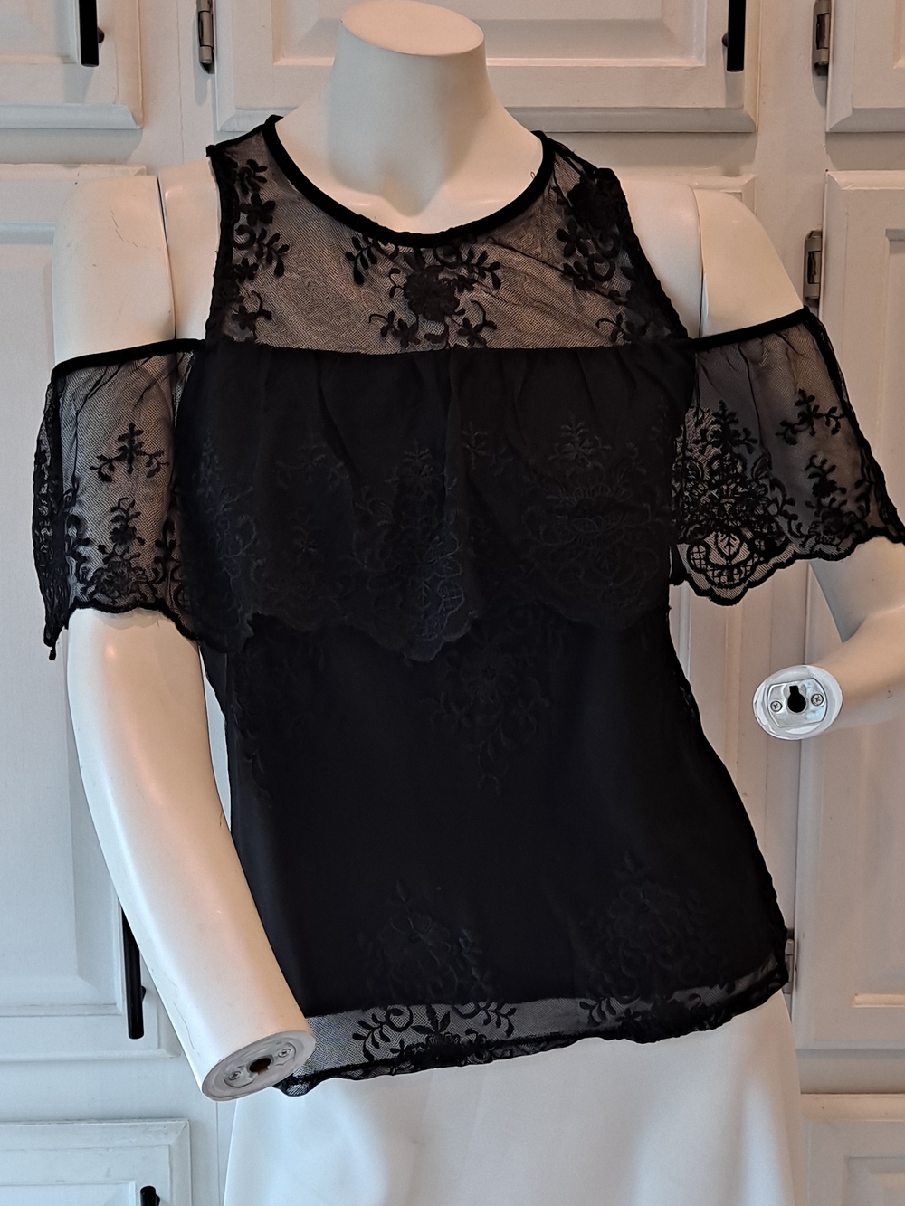 miami Black Cold-Shoulder Lace Blouse
